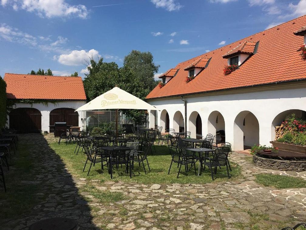 Hotel Habansky Dum Dolni Vestonice Exterior foto