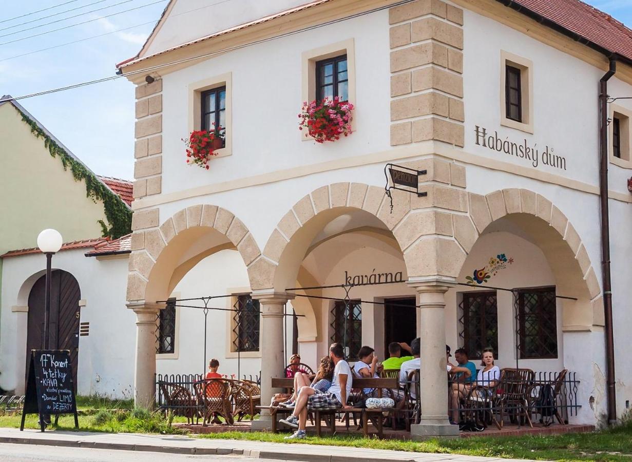 Hotel Habansky Dum Dolni Vestonice Exterior foto